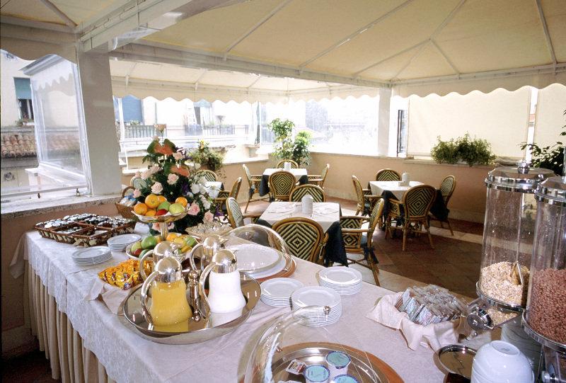 Hotel Villa Morgagni Rome Restoran foto