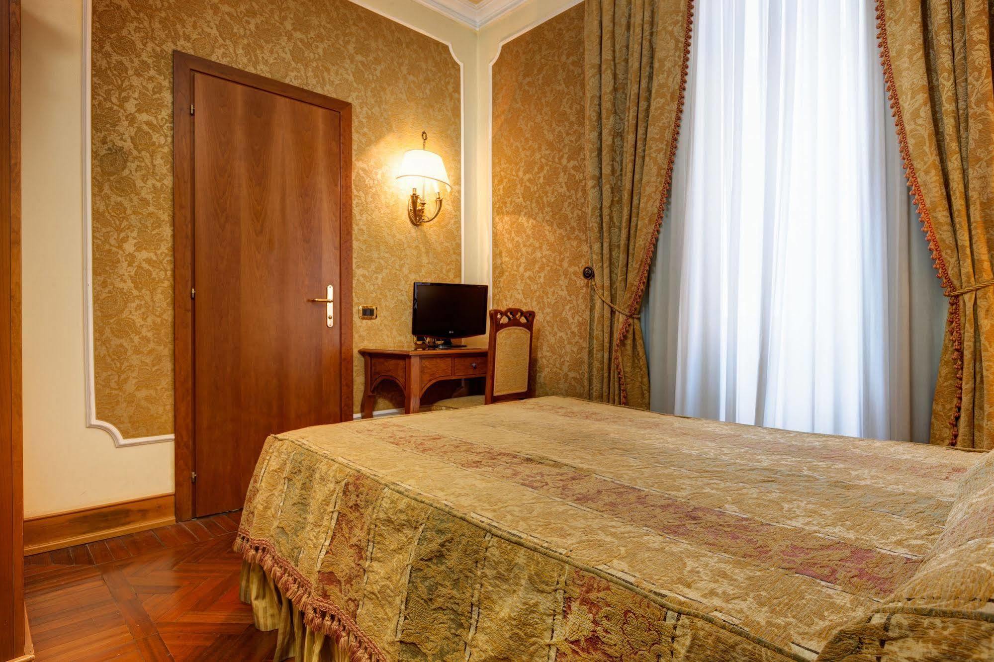 Hotel Villa Morgagni Rome Bagian luar foto